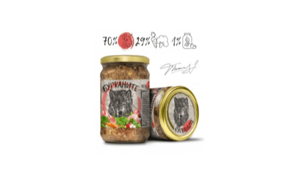 Бурканите - зверската храна за кучета.