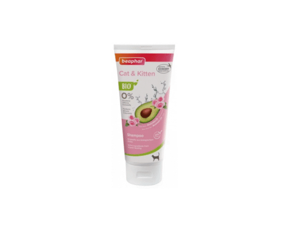 Beaphar BIO Shampoo Cat and Kitten - шампоан с био авокадо, розово масло, алое вера